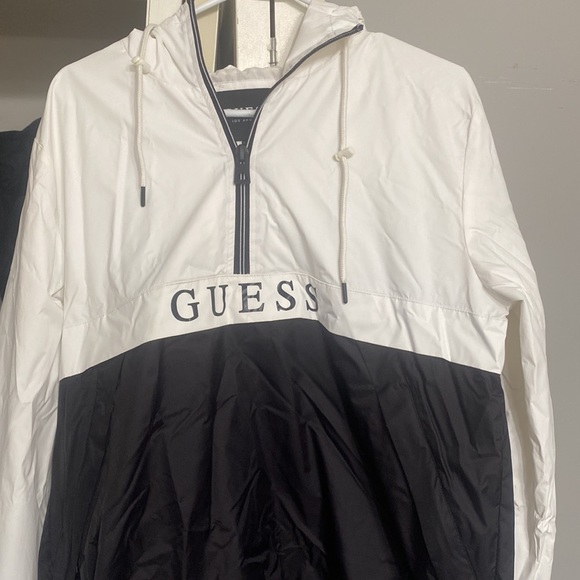 Guess wind breaker 1/4 zip hoodie - Picture 3 of 3